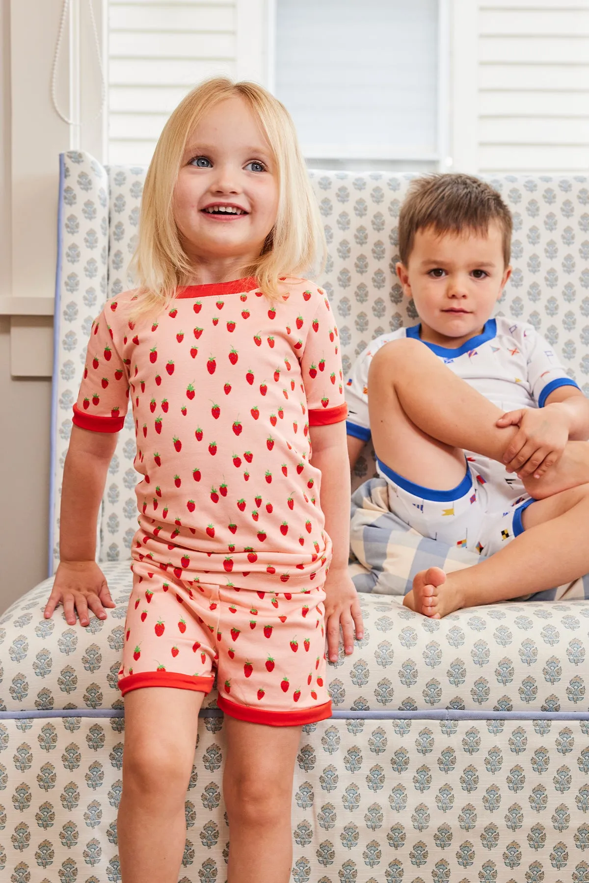 Kids Shorts Set in Strawberry Patch