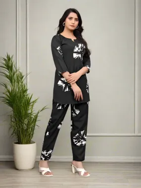 Women's Floral Printed Cotton Polyester Mix Fabric Night suit Pajama Co-Ord Set - VKT1200