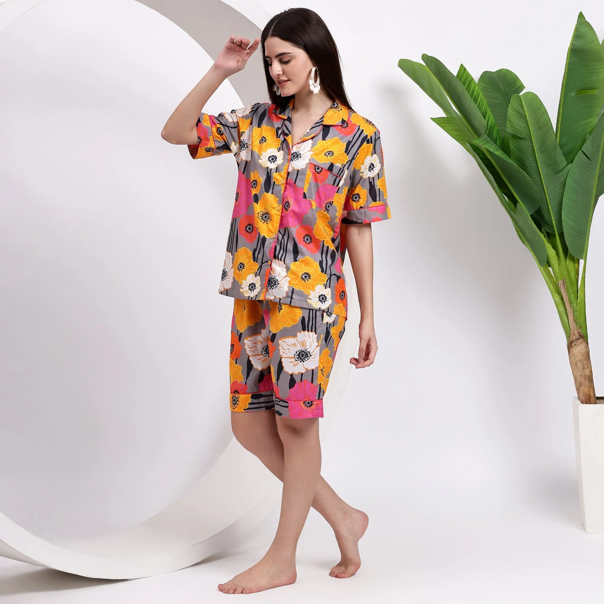 Women's Short Pajamas With Modern Flower Elegance