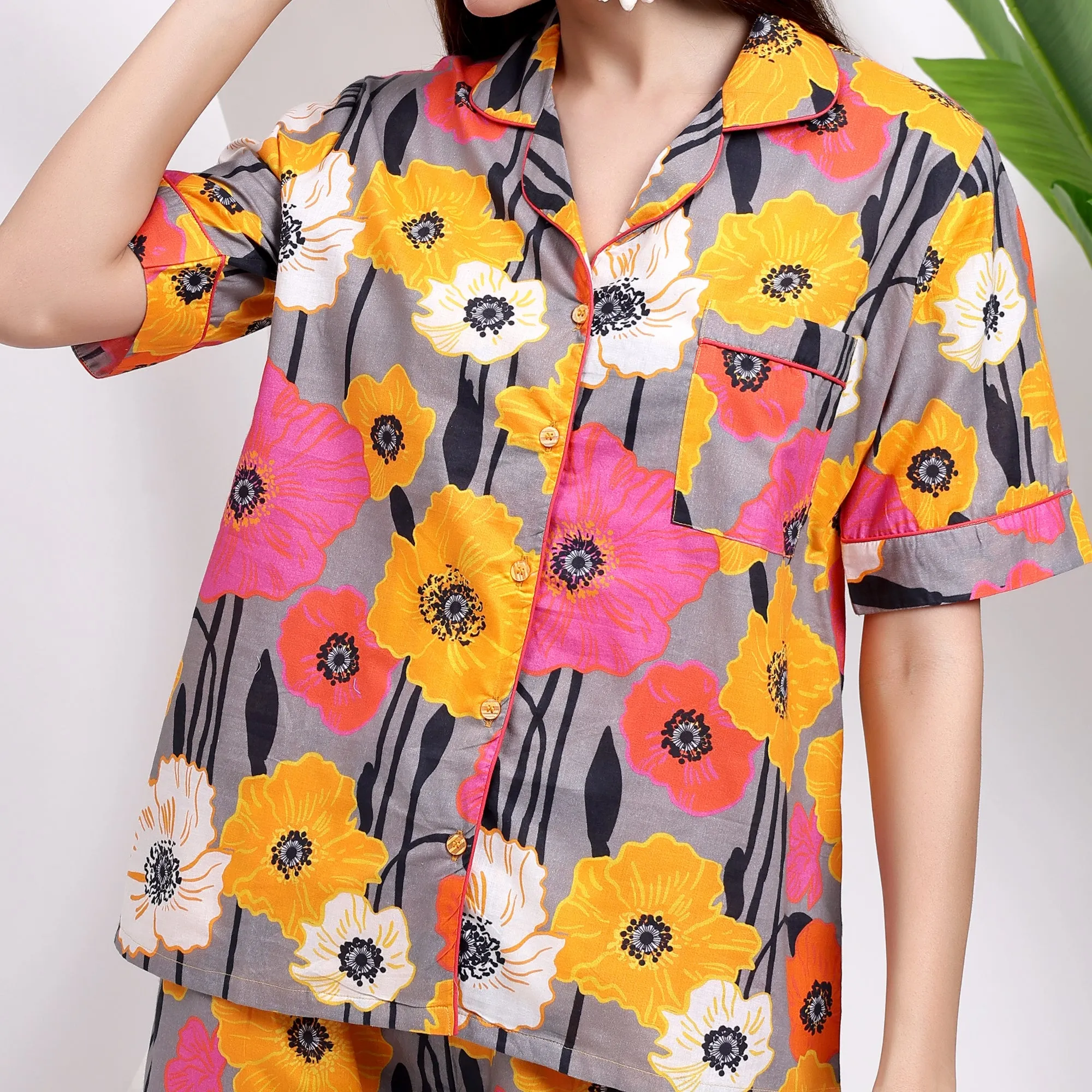 Women's Short Pajamas With Modern Flower Elegance